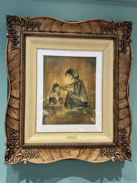 Lot 8: Mère nourrissant sa fille ( Mẹ cho con gái ăn )